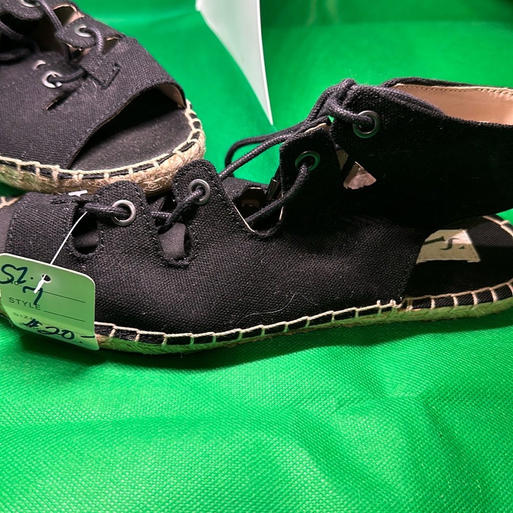 Black Vera Wang size 7